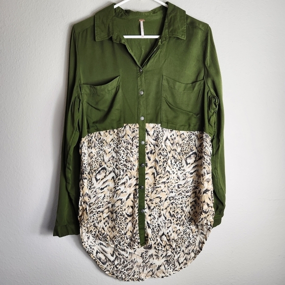 Free People Welcome to the Jungle Animal Print Buttonfront Blouse-Size M - Picture 3 of 13